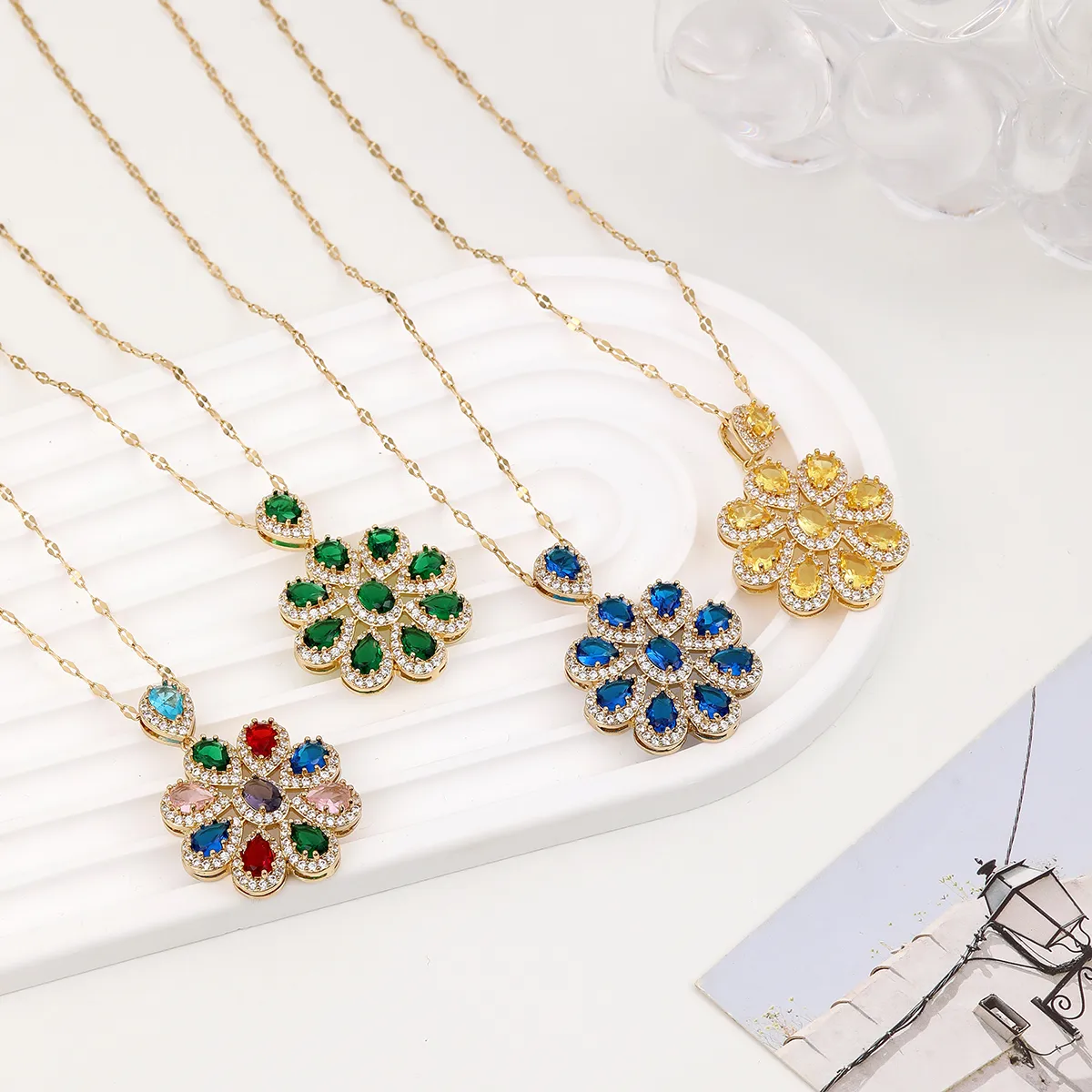 Wholesale Jewelry Casual Flower 304 Stainless Steel Copper Zircon Pendant Necklace display picture 7
