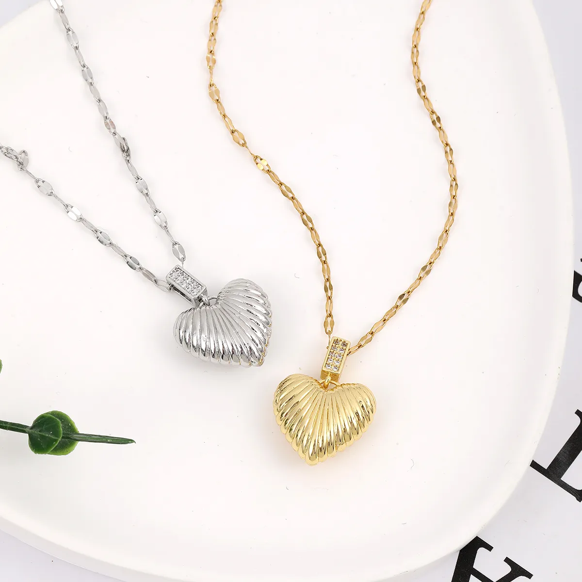 Wholesale Jewelry Sweet Heart Shape 304 Stainless Steel Copper Zircon 18K Gold Plated Plating Inlay Pendant Necklace display picture 3