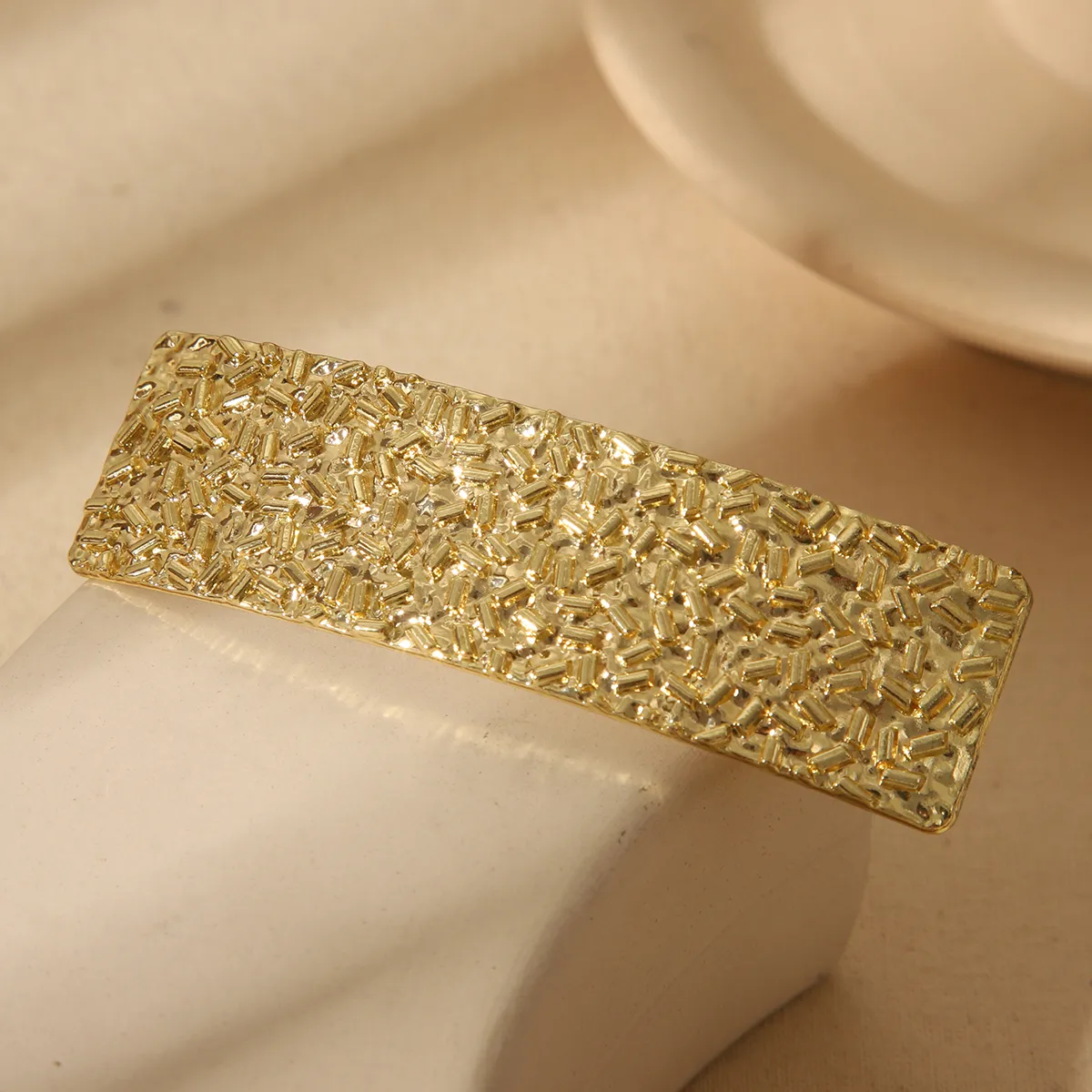 Women's Cute Basic Solid Color Alloy Hair Clip display picture 5
