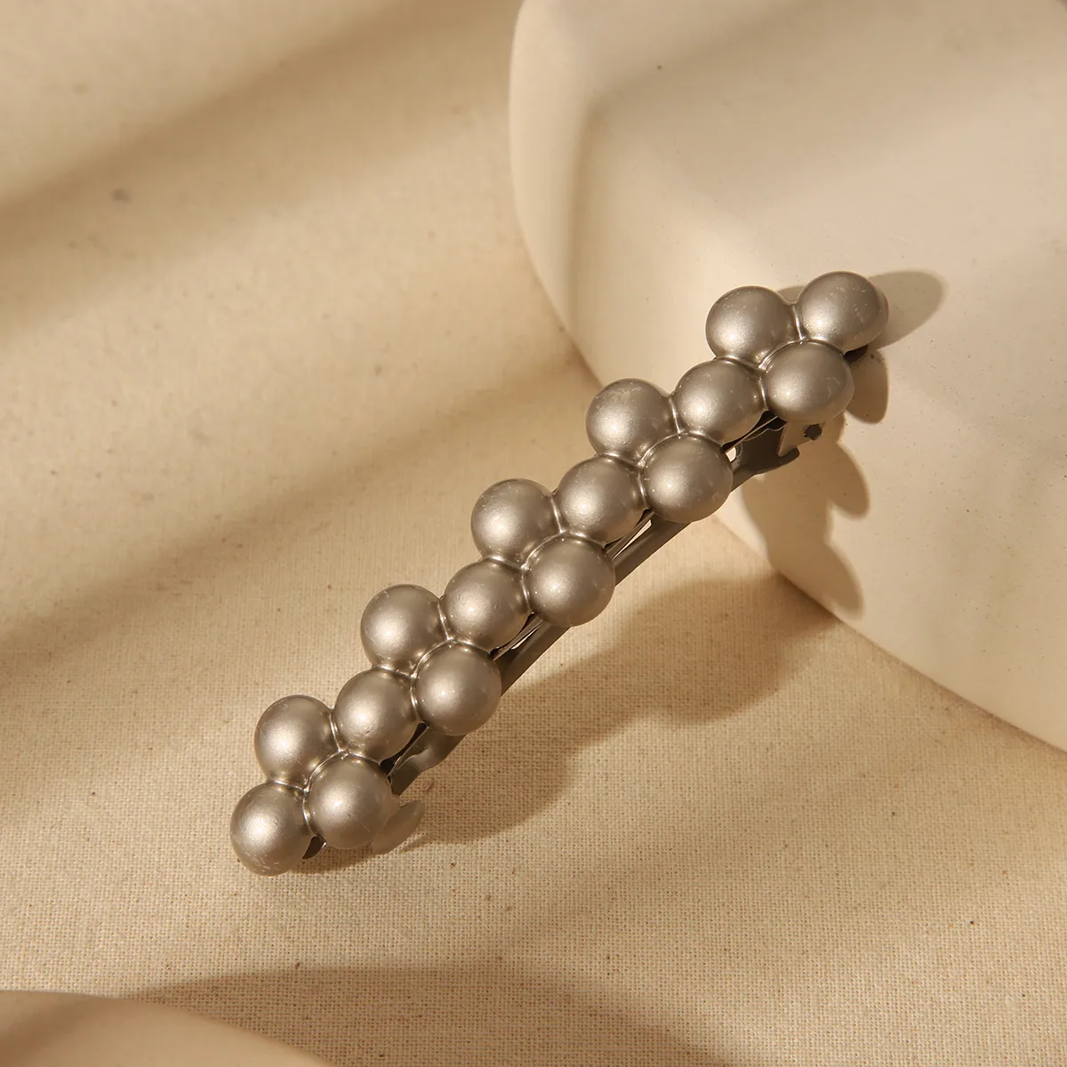 Women's Cute Basic Solid Color Alloy Hair Clip display picture 9