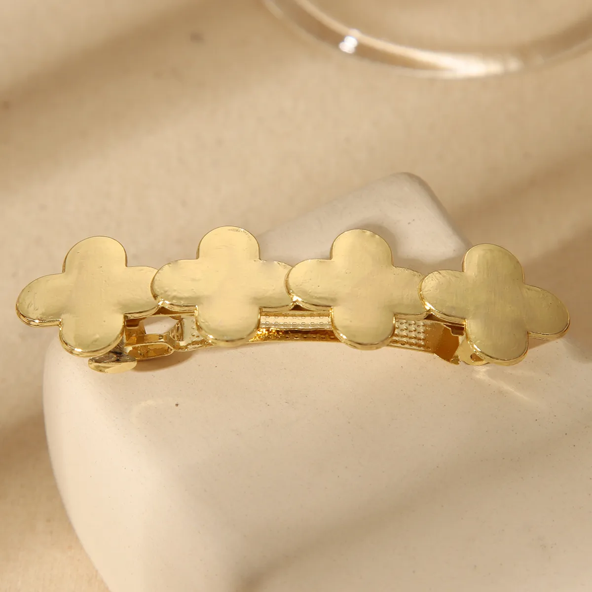 Women's Cute Basic Solid Color Alloy Hair Clip display picture 29
