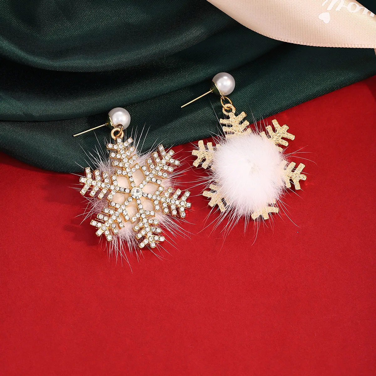 1 Pair Casual Simple Style Streetwear Snowflake Plating Alloy Drop Earrings display picture 4