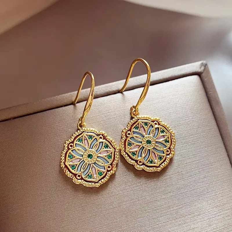 1 Pair Roman Style Artistic British Style Irregular Alloy Drop Earrings display picture 3