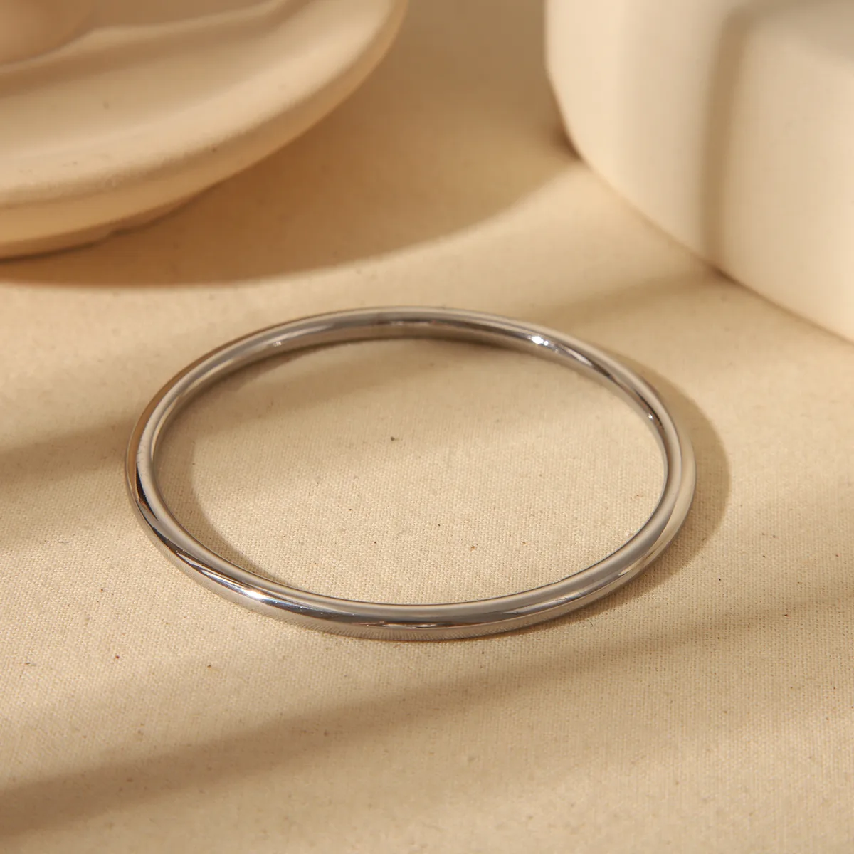 Vintage Style Classic Style Commute Solid Color 304 Stainless Steel 18K Gold Plated Bangle In Bulk display picture 2