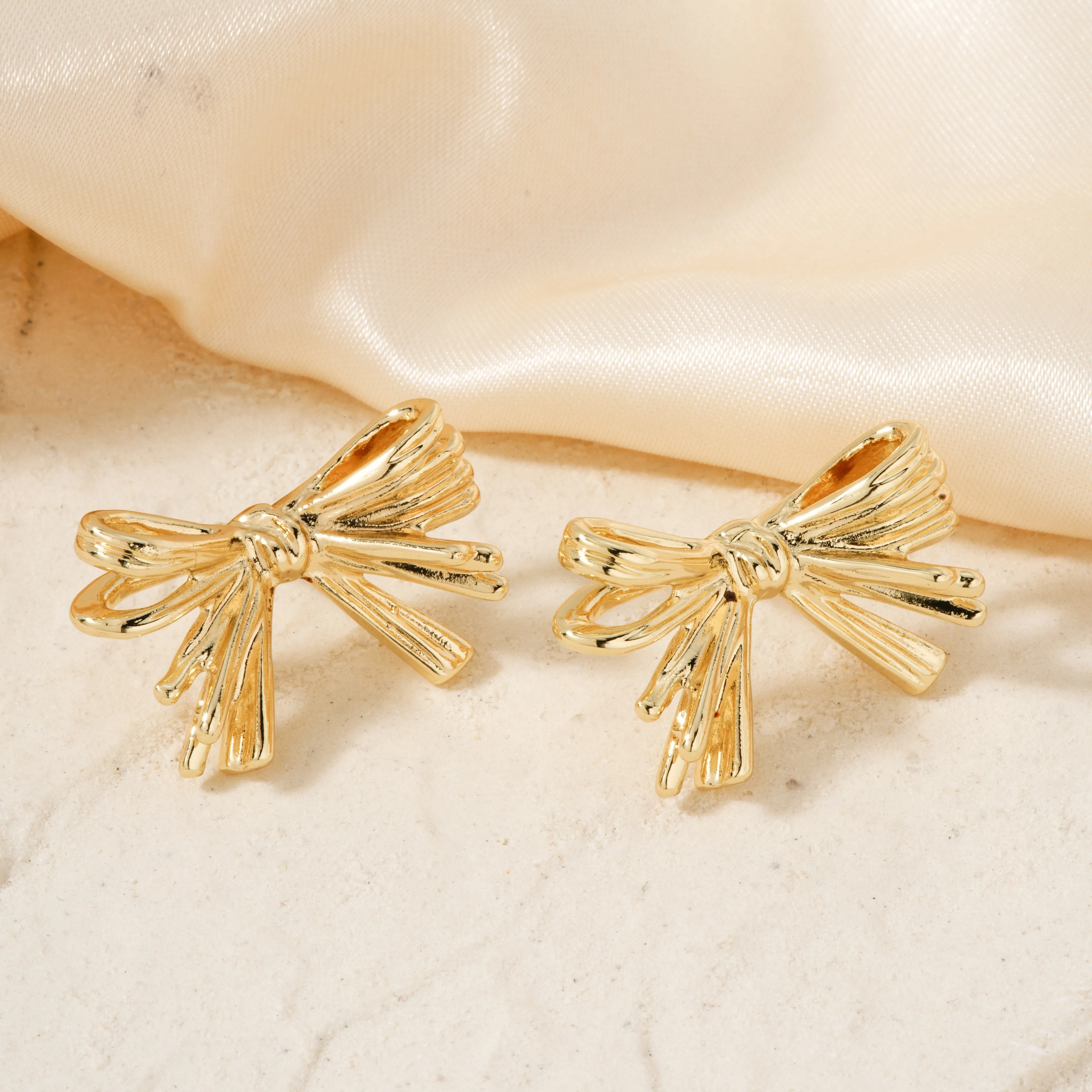 1 Pair Elegant Heart Shape Bow Knot Plating Inlay Copper Zircon K Gold Plated Drop Earrings Earrings Ear Studs display picture 6