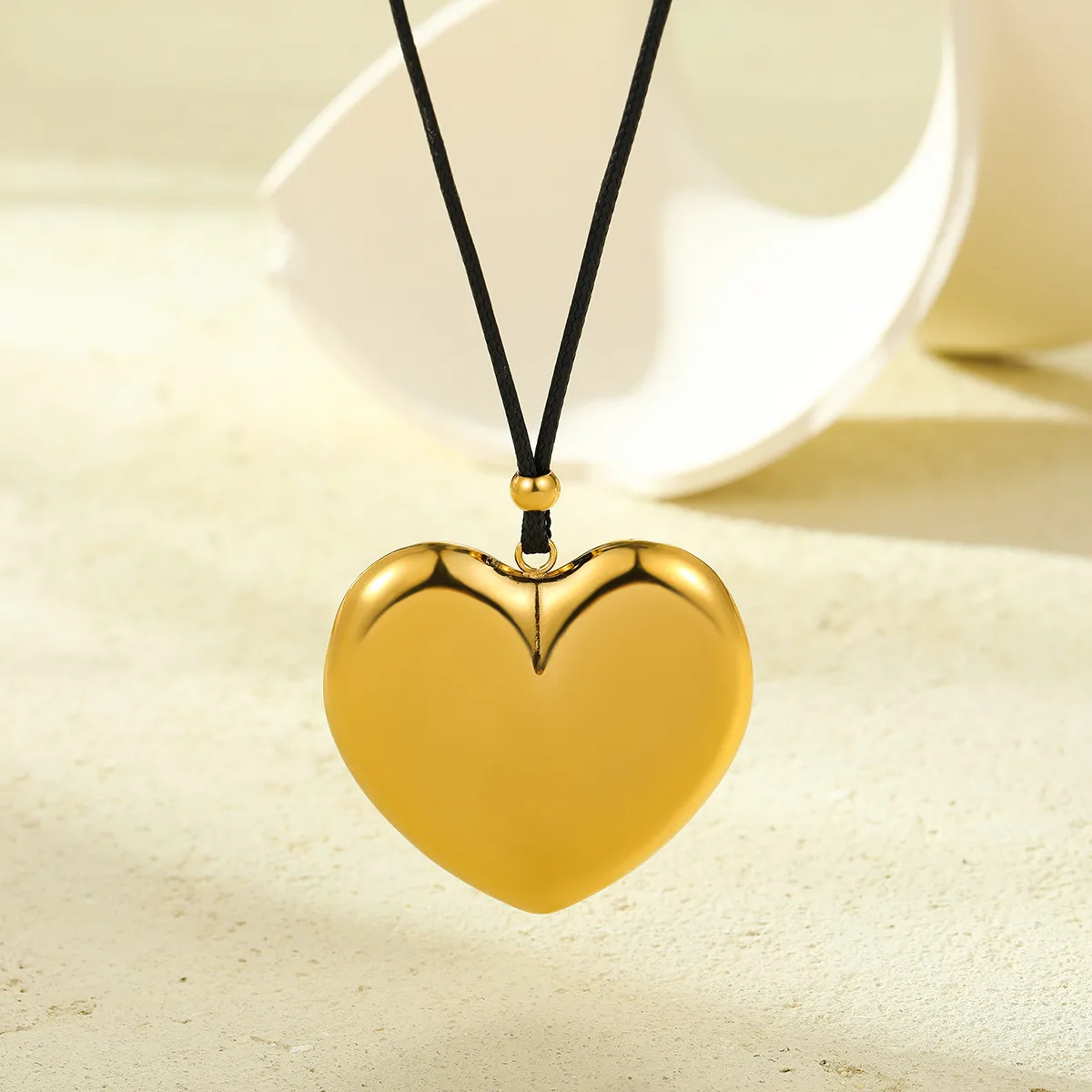 Lady Heart Shape 304 Stainless Steel Rope Wholesale Pendant Necklace display picture 4