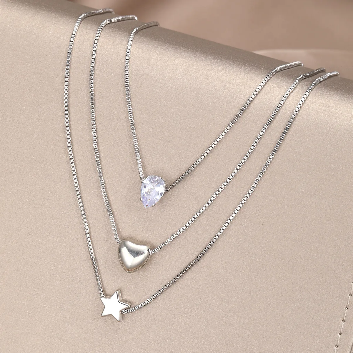 Simple Style Star Water Droplets Heart Shape White Gold Plated Zircon Alloy Wholesale Pendant Necklace display picture 6