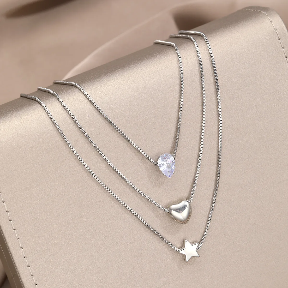 Simple Style Star Water Droplets Heart Shape White Gold Plated Zircon Alloy Wholesale Pendant Necklace display picture 7