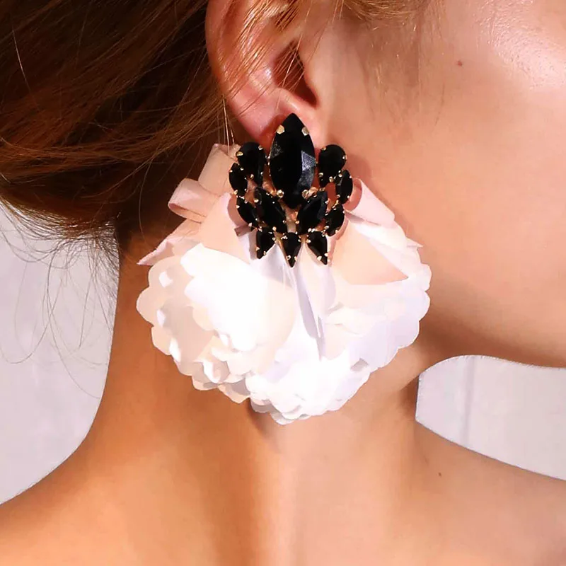 1 Pair Casual Elegant Streetwear Floral Alloy Cloth Glass Drop Earrings display picture 11