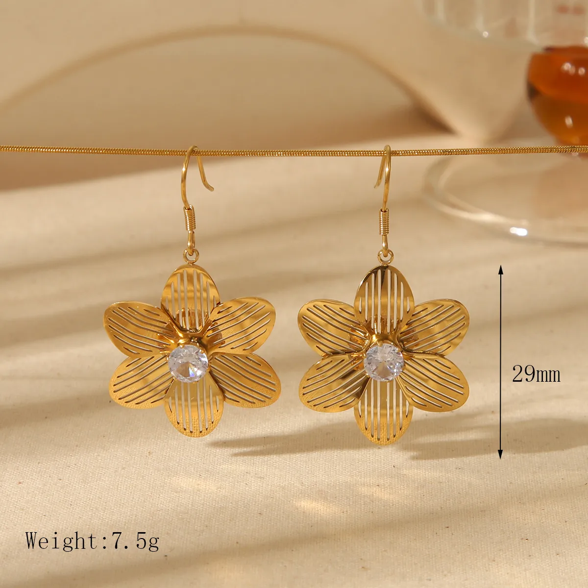 Wholesale Jewelry Elegant Vintage Style Solid Color Flower 304 Stainless Steel Zircon 18K Gold Plated Cutting Bracelets Earrings Necklace display picture 4