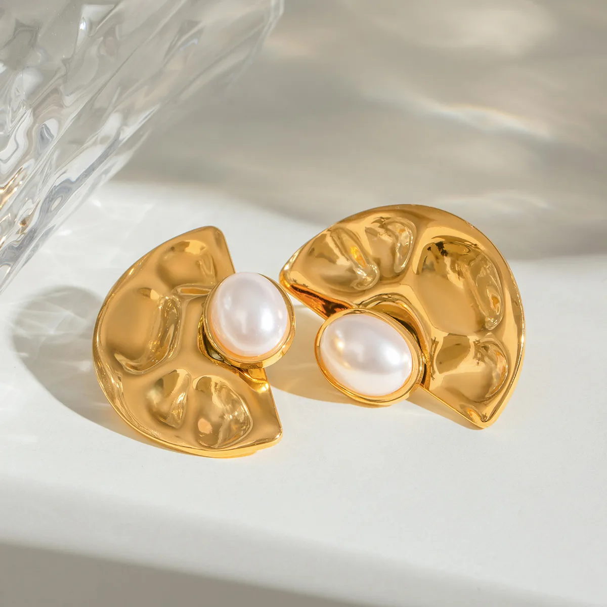 1 Pair Simple Style Classic Style Geometric Inlay 304 Stainless Steel Imitation Shell Pearls Ear Studs display picture 2