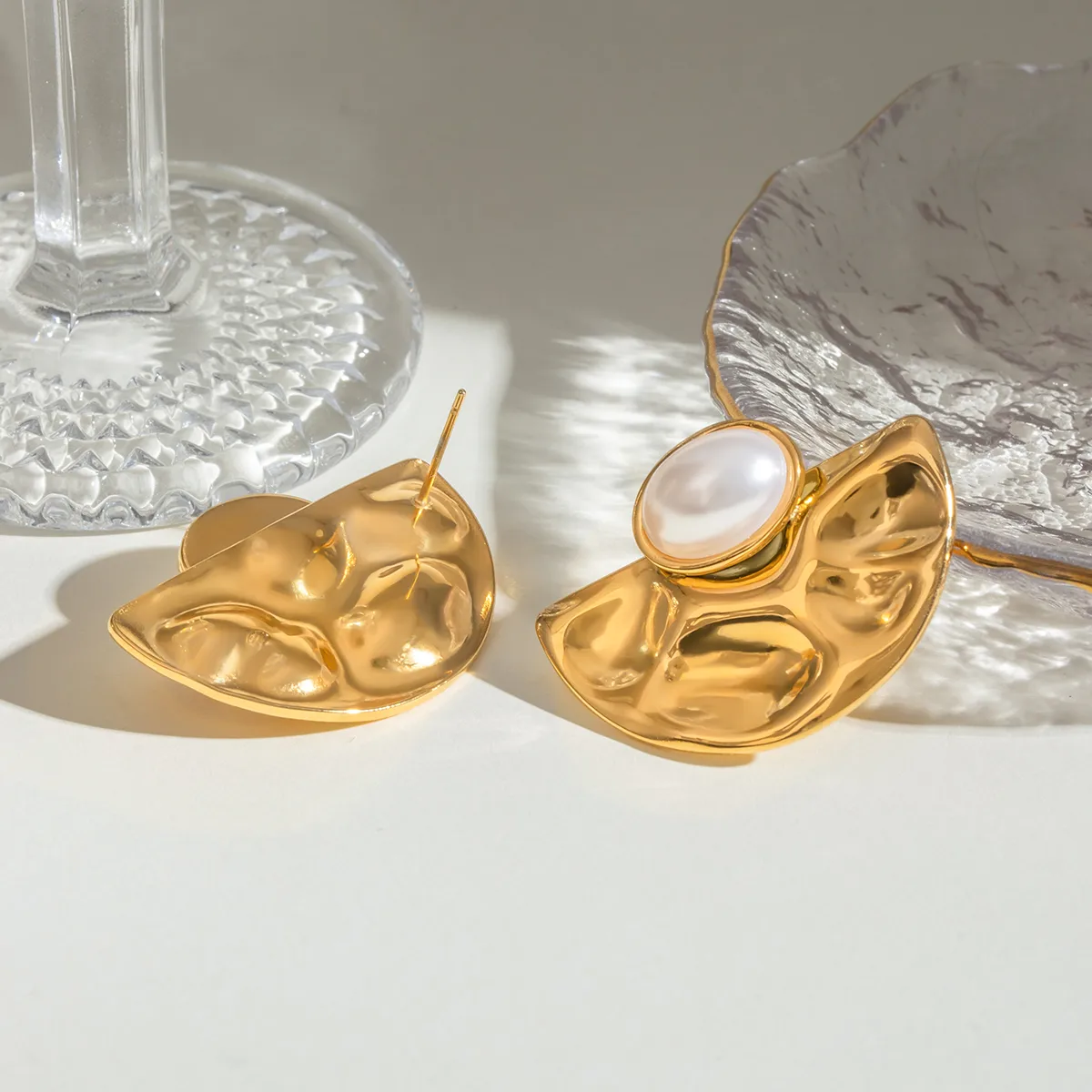1 Pair Simple Style Classic Style Geometric Inlay 304 Stainless Steel Imitation Shell Pearls Ear Studs display picture 3