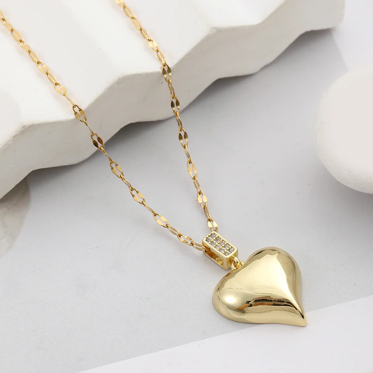 304 Stainless Steel Copper Heart Shape Pendant Necklace display picture 3
