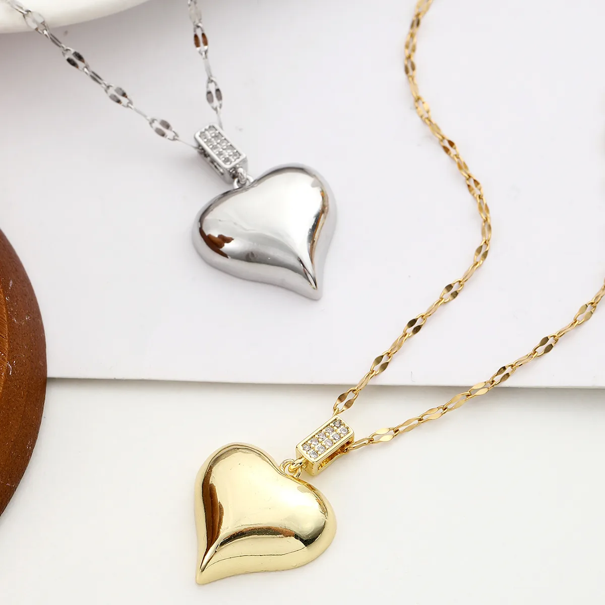 304 Stainless Steel Copper Heart Shape Pendant Necklace display picture 2