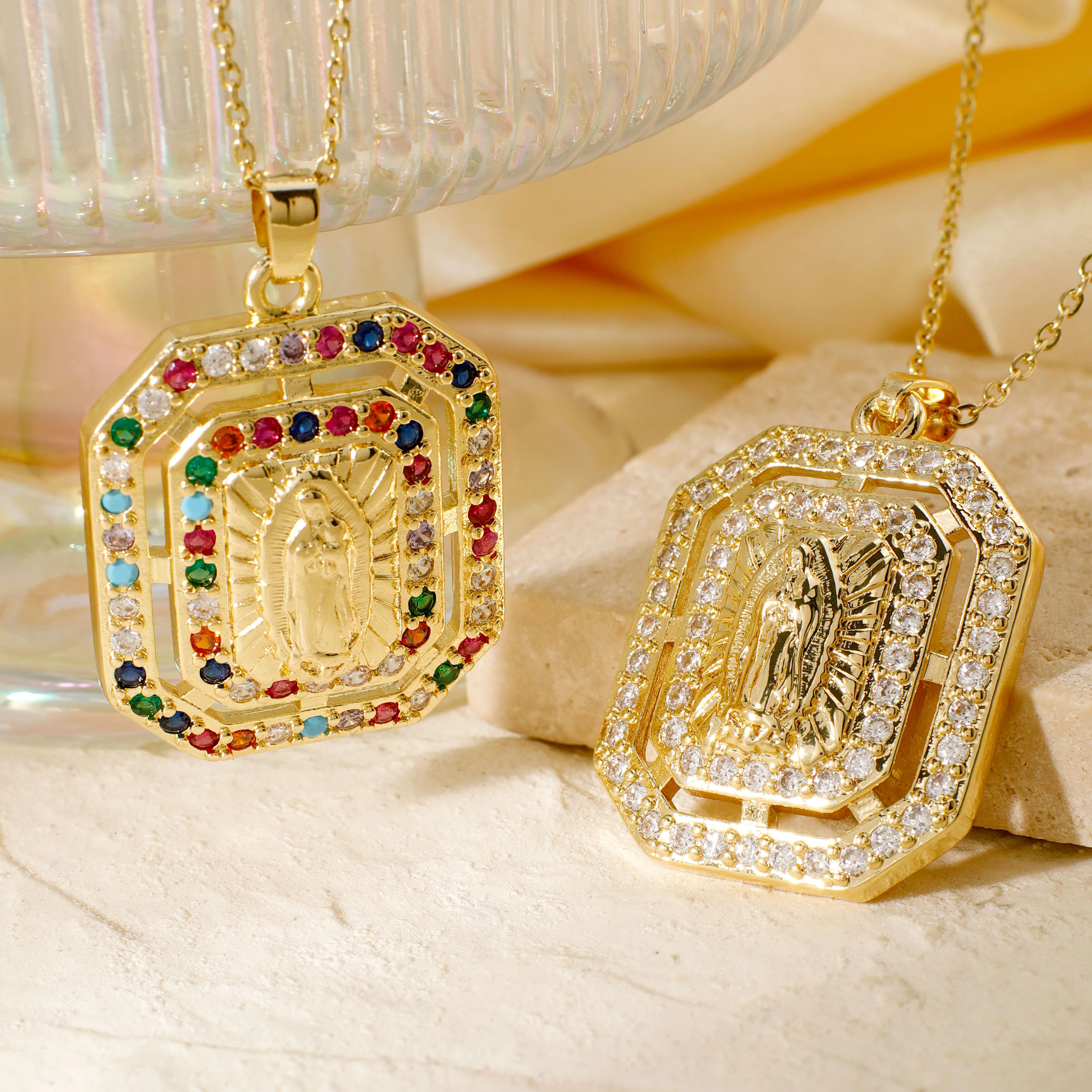 Wholesale Jewelry Vintage Style Classic Style Human Geometric Round 304 Stainless Steel Copper Zircon K Gold Plated Inlay Pendant Necklace display picture 2