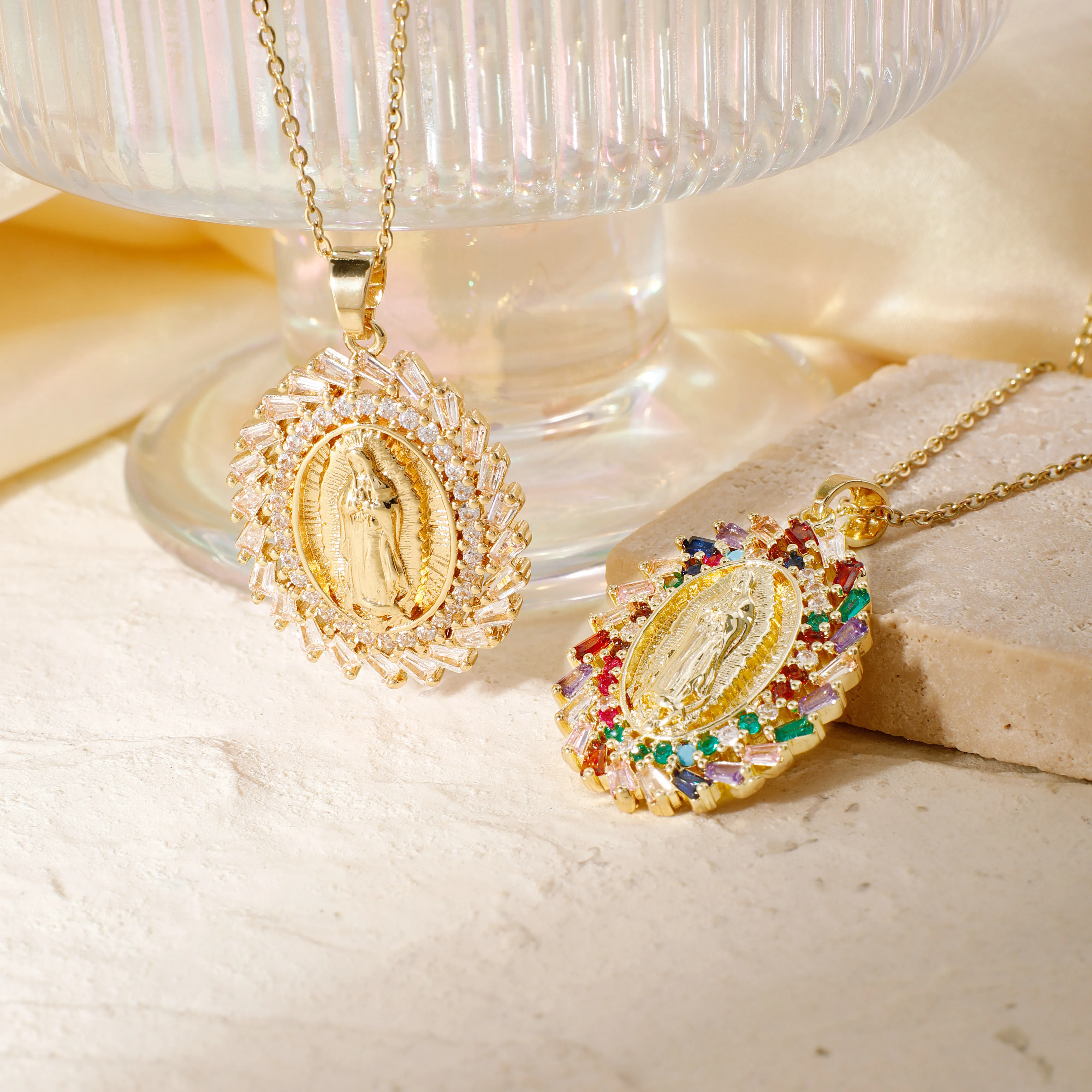 Wholesale Jewelry Vintage Style Classic Style Human Geometric Round 304 Stainless Steel Copper Zircon K Gold Plated Inlay Pendant Necklace display picture 3