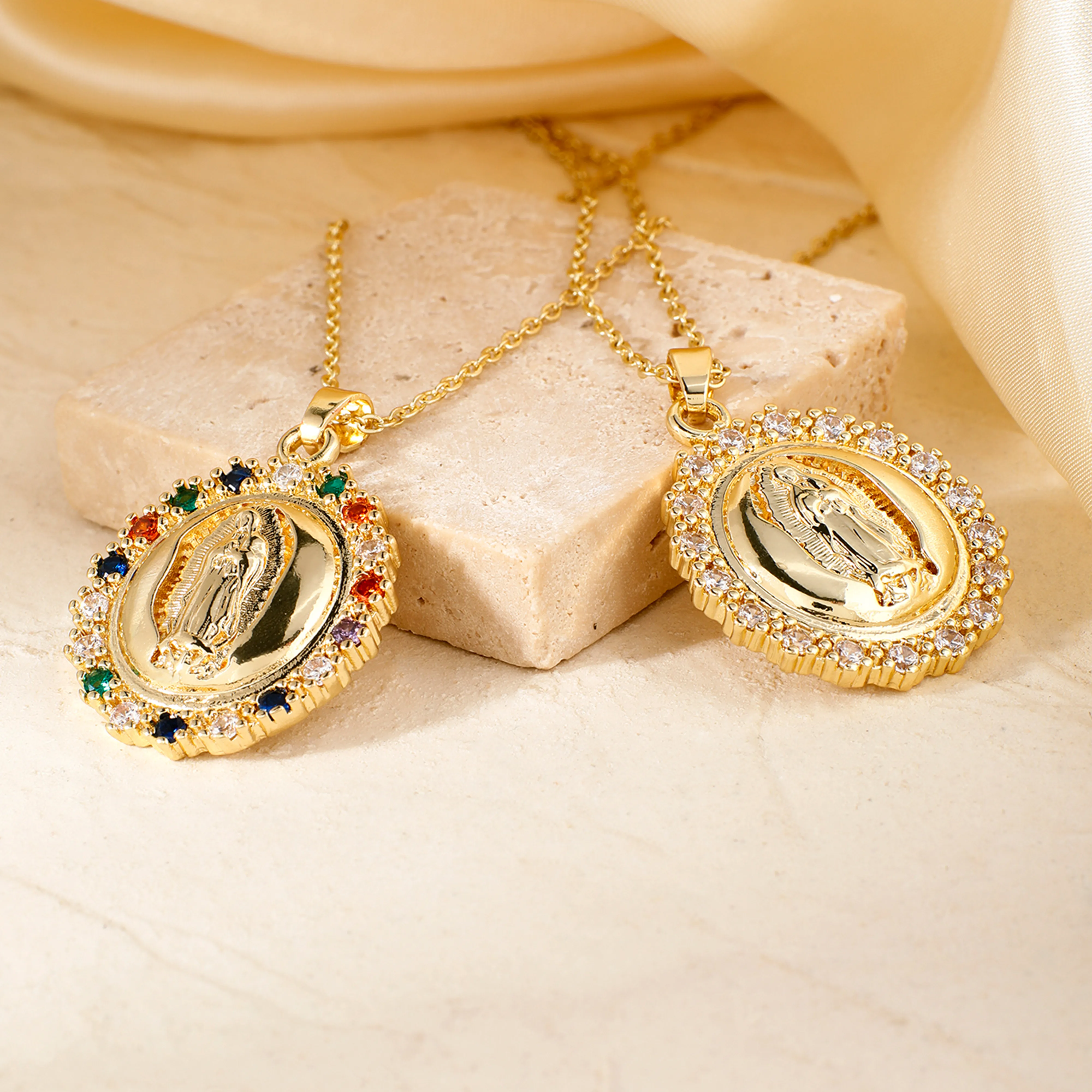 Wholesale Jewelry Vintage Style Classic Style Human Geometric Round 304 Stainless Steel Copper Zircon K Gold Plated Inlay Pendant Necklace display picture 6