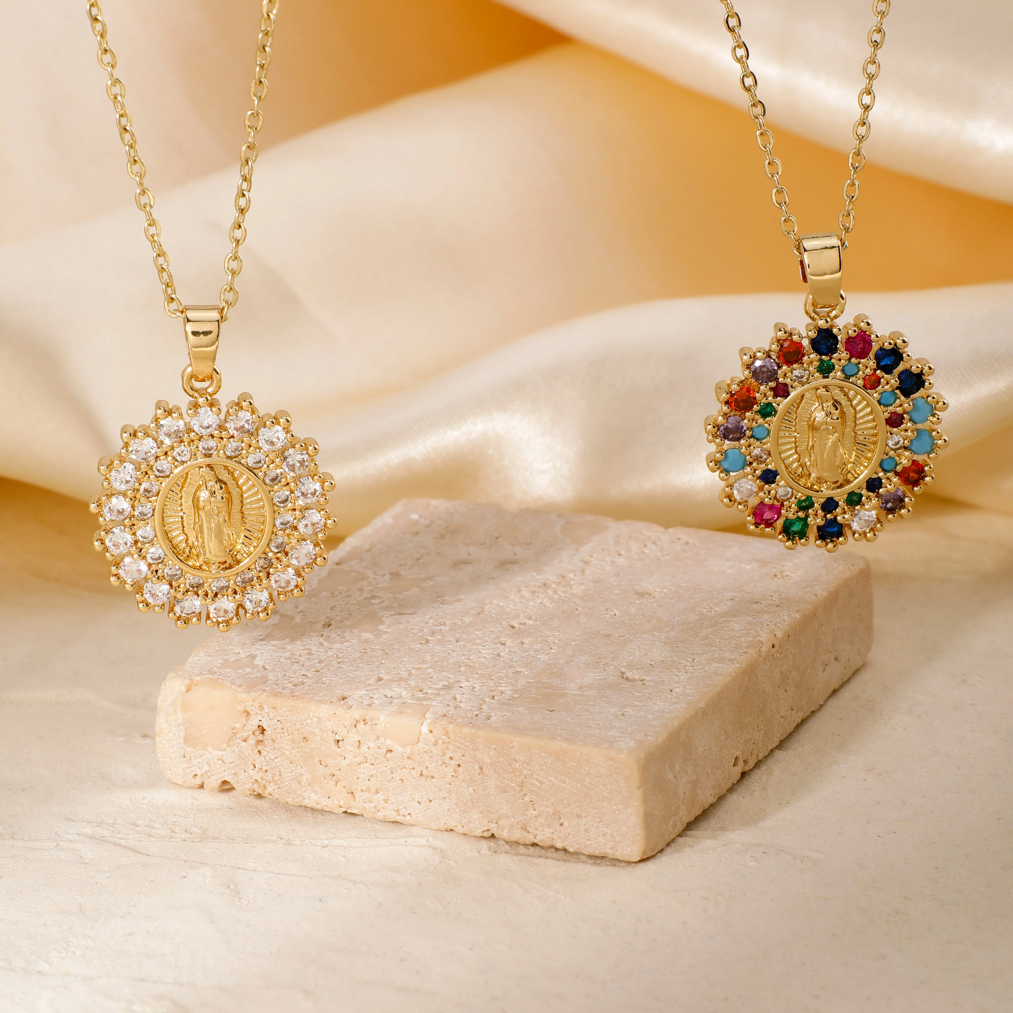 Wholesale Jewelry Vintage Style Classic Style Human Geometric Round 304 Stainless Steel Copper Zircon K Gold Plated Inlay Pendant Necklace display picture 11