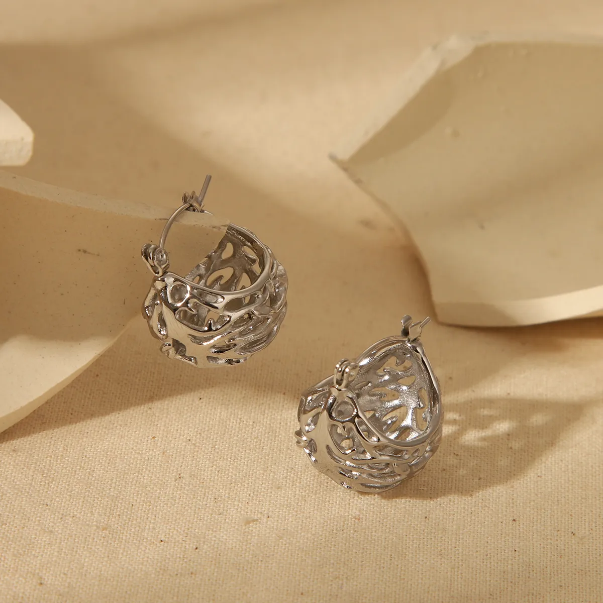 1 Pair Basic Commute C Shape Hollow Out 304 Stainless Steel 18K Gold Plated Drop Earrings display picture 2