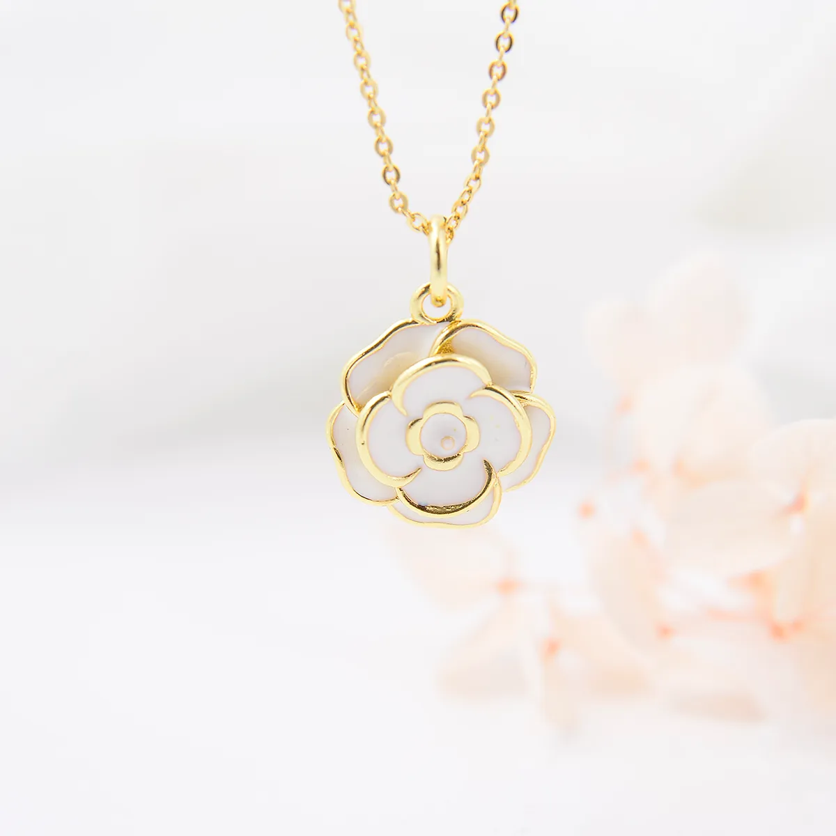 Copper Plating 18K Color-Retaining Glossy Dripping Rose Pendant Necklace display picture 10