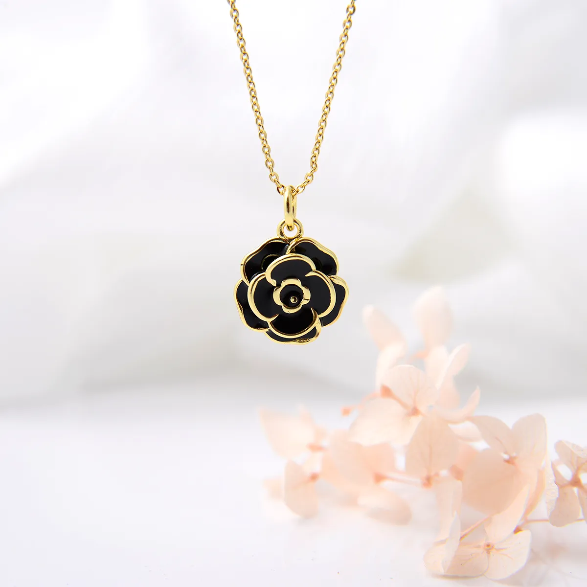 Copper Plating 18K Color-Retaining Glossy Dripping Rose Pendant Necklace display picture 8