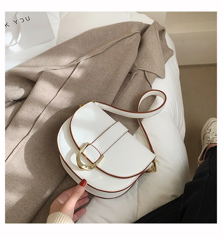 Women's Small Pu Leather Solid Color Streetwear Shell Magnetic Buckle Shoulder Bag Crossbody Bag display picture 11