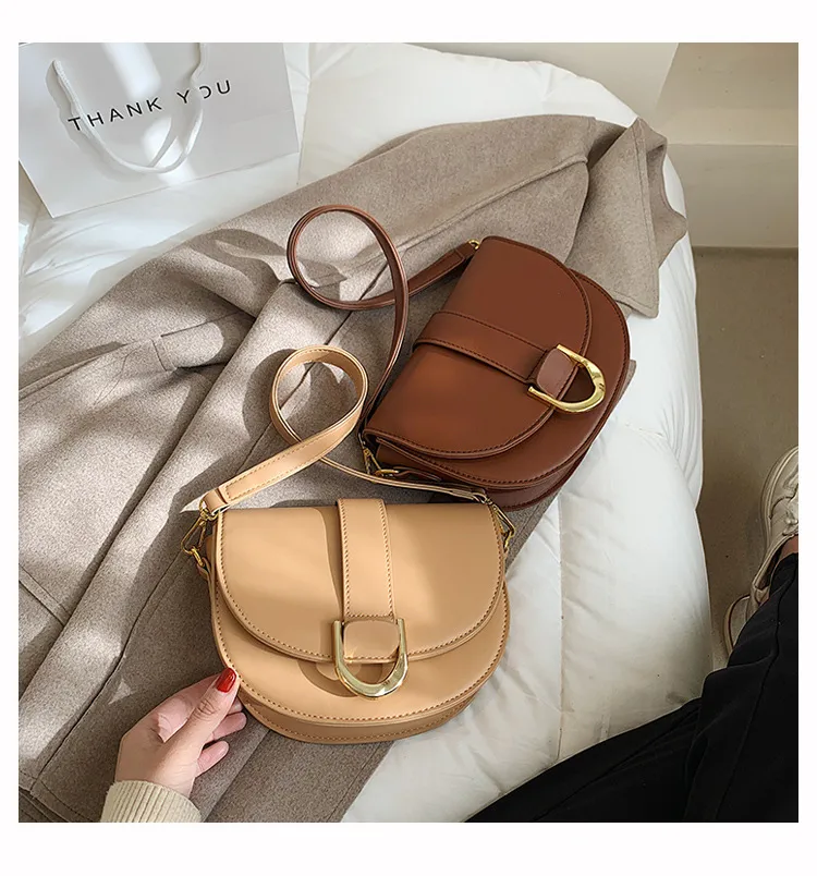 Women's Small Pu Leather Solid Color Streetwear Shell Magnetic Buckle Shoulder Bag Crossbody Bag display picture 12
