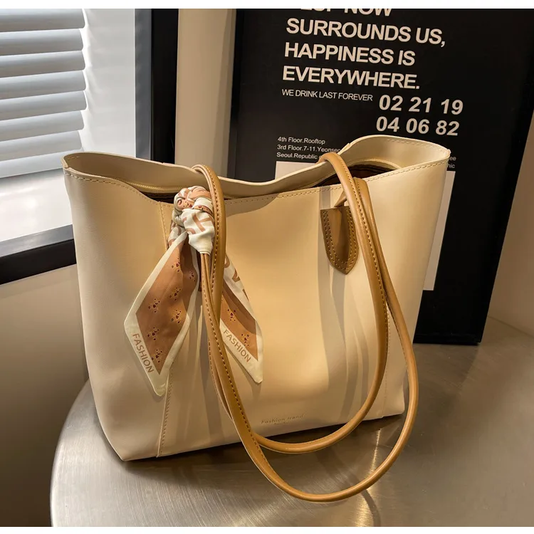 Women's Large Pu Leather Solid Color Streetwear Square Zipper Shoulder Bag Tote Bag display picture 17