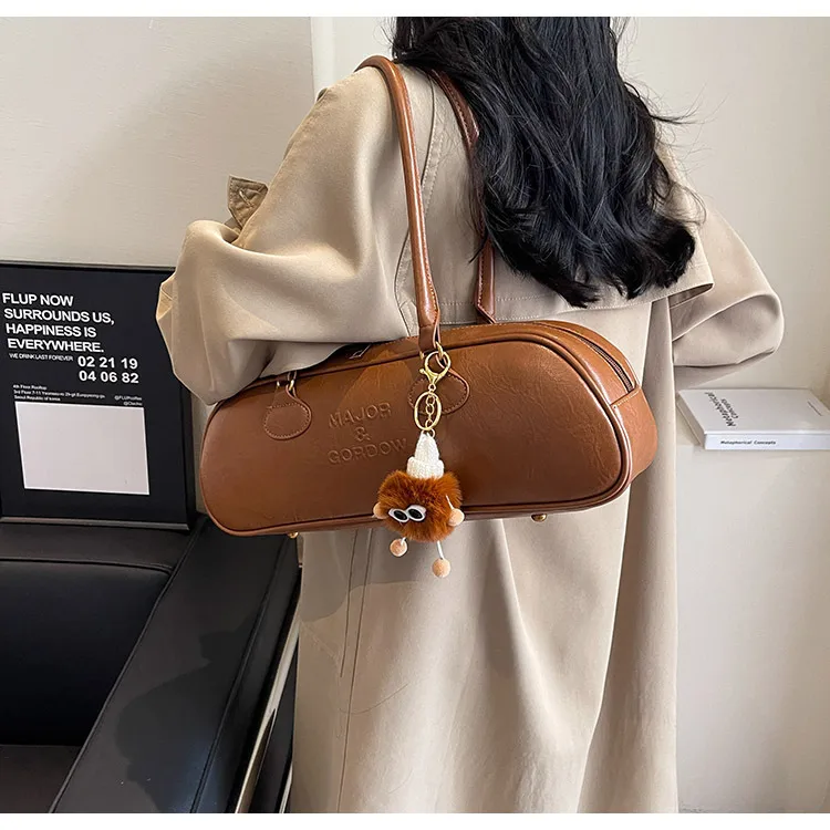 Women's Large Pu Leather Solid Color Streetwear Pillow Shape Zipper Shoulder Bag display picture 9