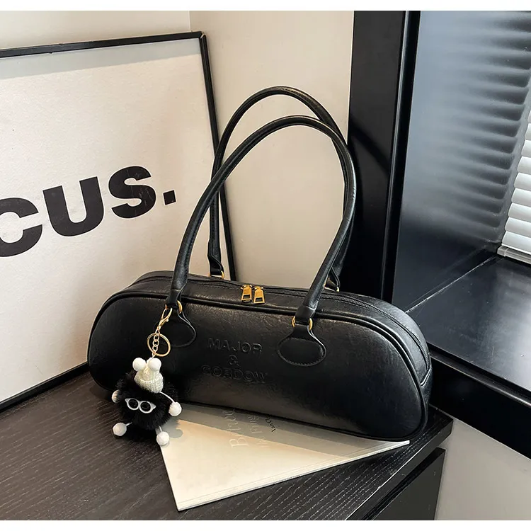 Women's Large Pu Leather Solid Color Streetwear Pillow Shape Zipper Shoulder Bag display picture 17