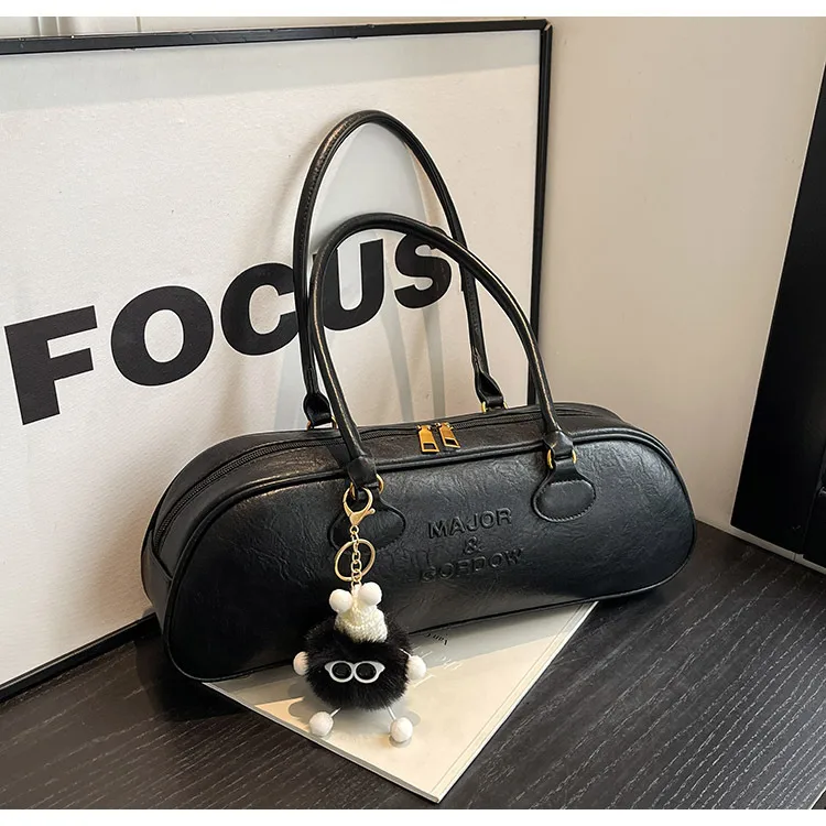 Women's Large Pu Leather Solid Color Streetwear Pillow Shape Zipper Shoulder Bag display picture 18