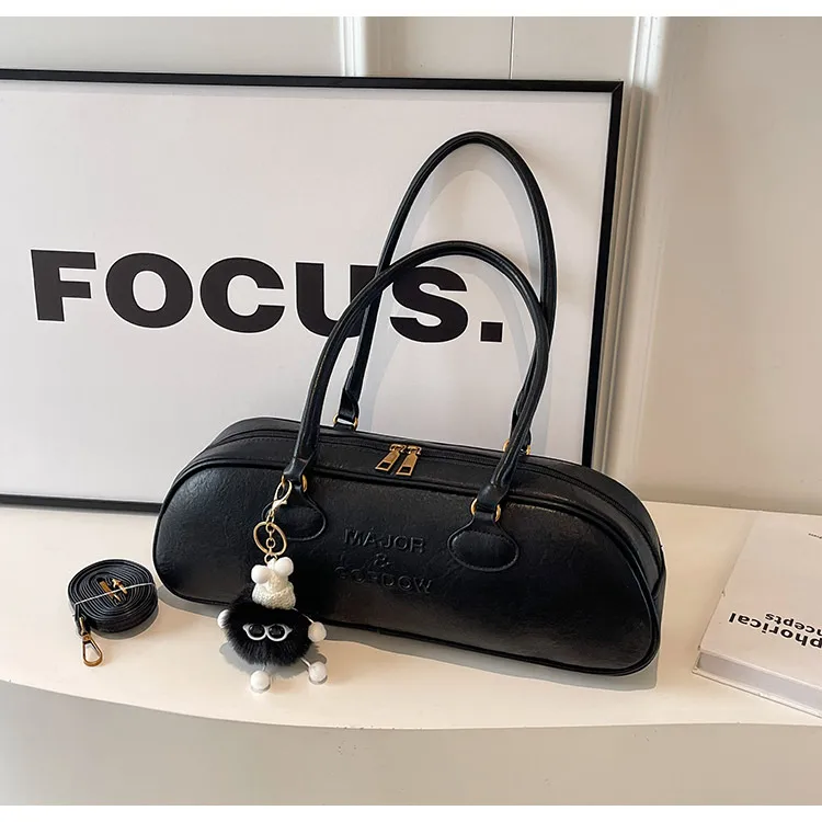 Women's Large Pu Leather Solid Color Streetwear Pillow Shape Zipper Shoulder Bag display picture 19