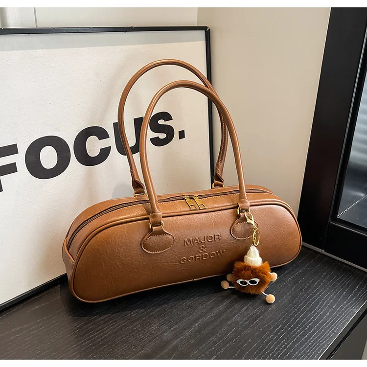 Women's Large Pu Leather Solid Color Streetwear Pillow Shape Zipper Shoulder Bag display picture 23