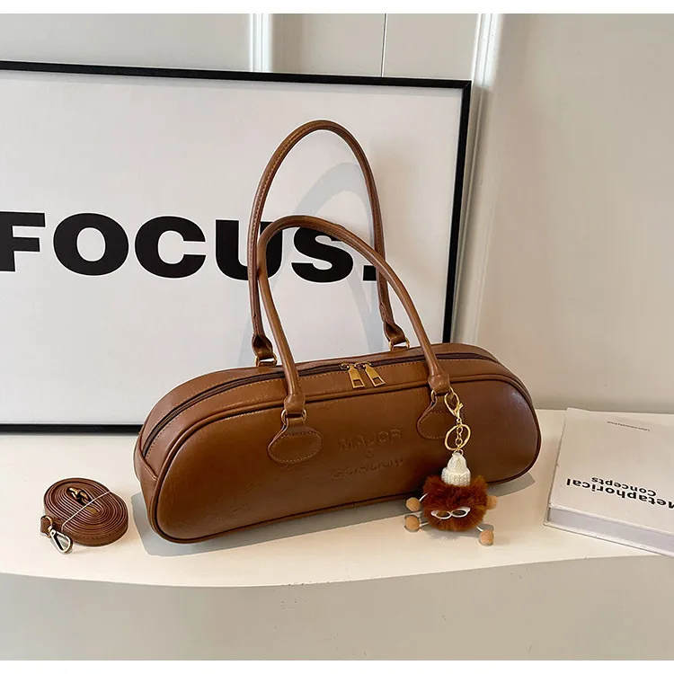 Women's Large Pu Leather Solid Color Streetwear Pillow Shape Zipper Shoulder Bag display picture 24