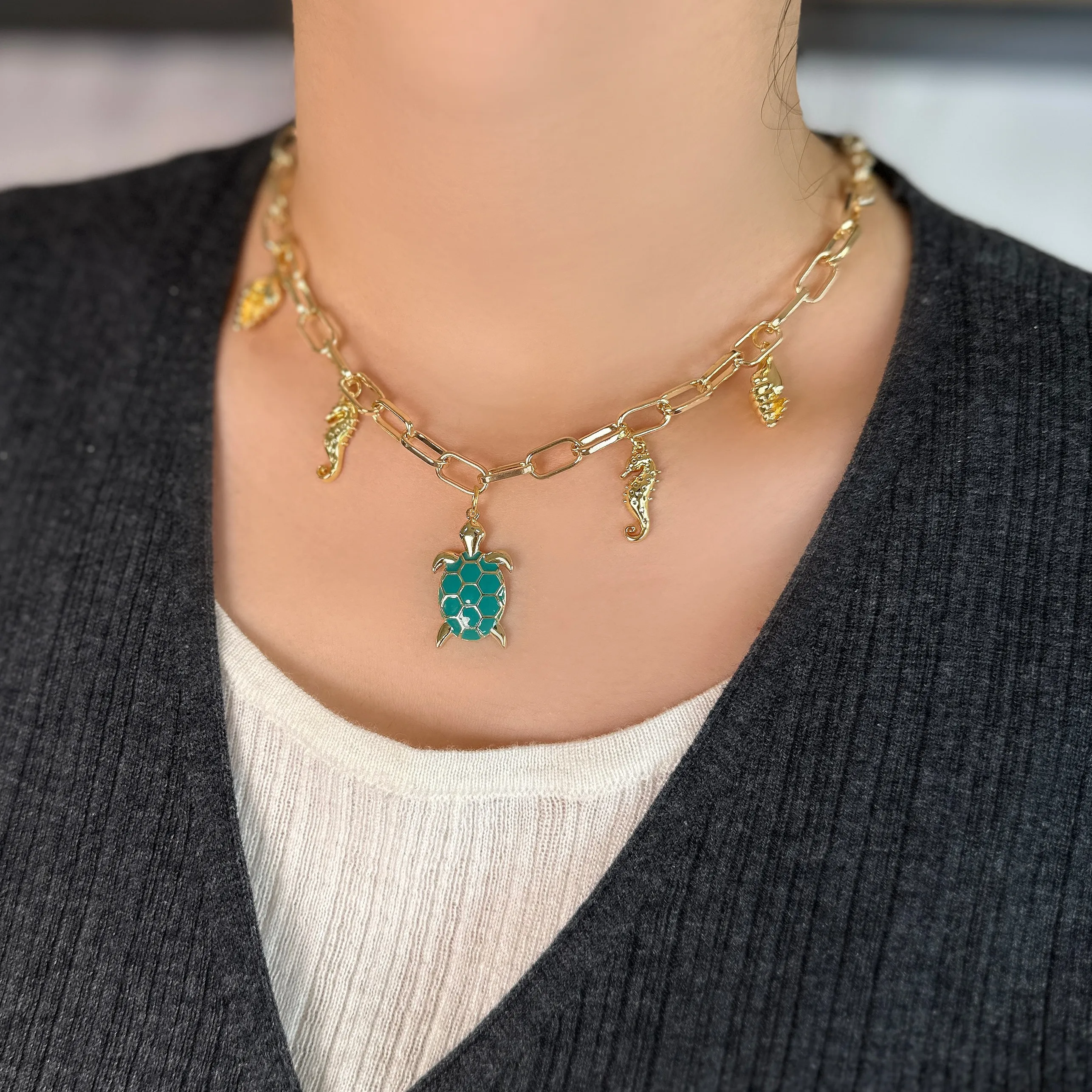 Copper 18K Gold Plated Tortoise Pendant Necklace display picture 2