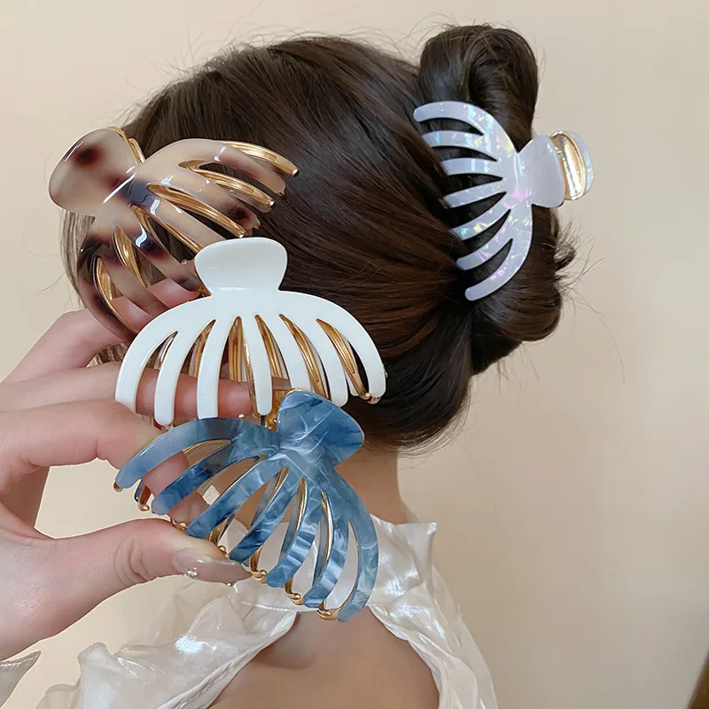 Women's Casual Simple Style Streetwear Geometric Arylic Hair Claws display picture 1