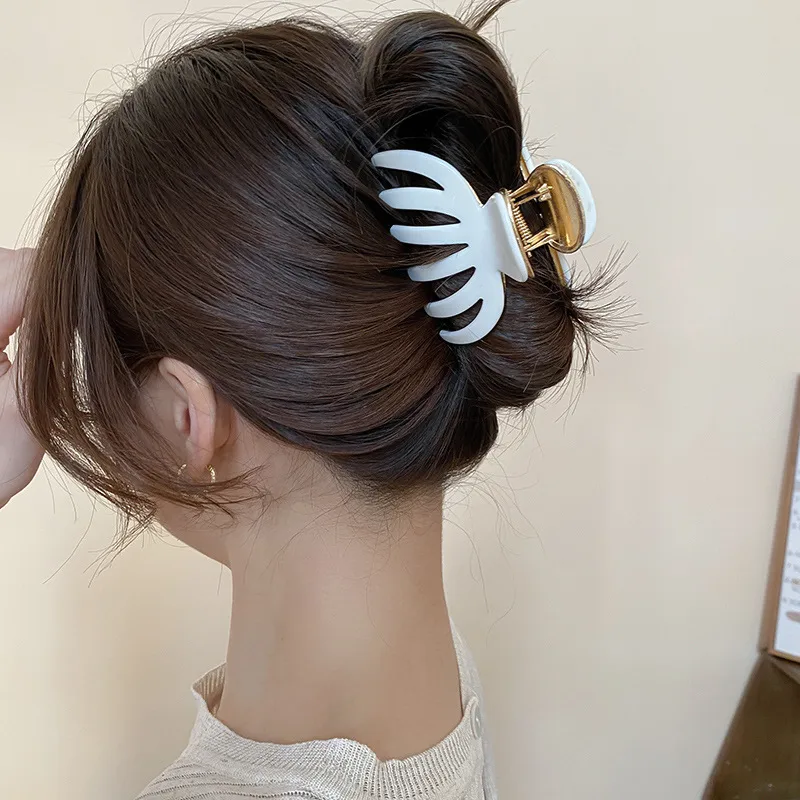 Women's Casual Simple Style Streetwear Geometric Arylic Hair Claws display picture 7