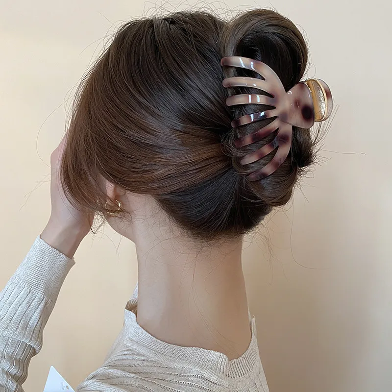 Women's Casual Simple Style Streetwear Geometric Arylic Hair Claws display picture 9