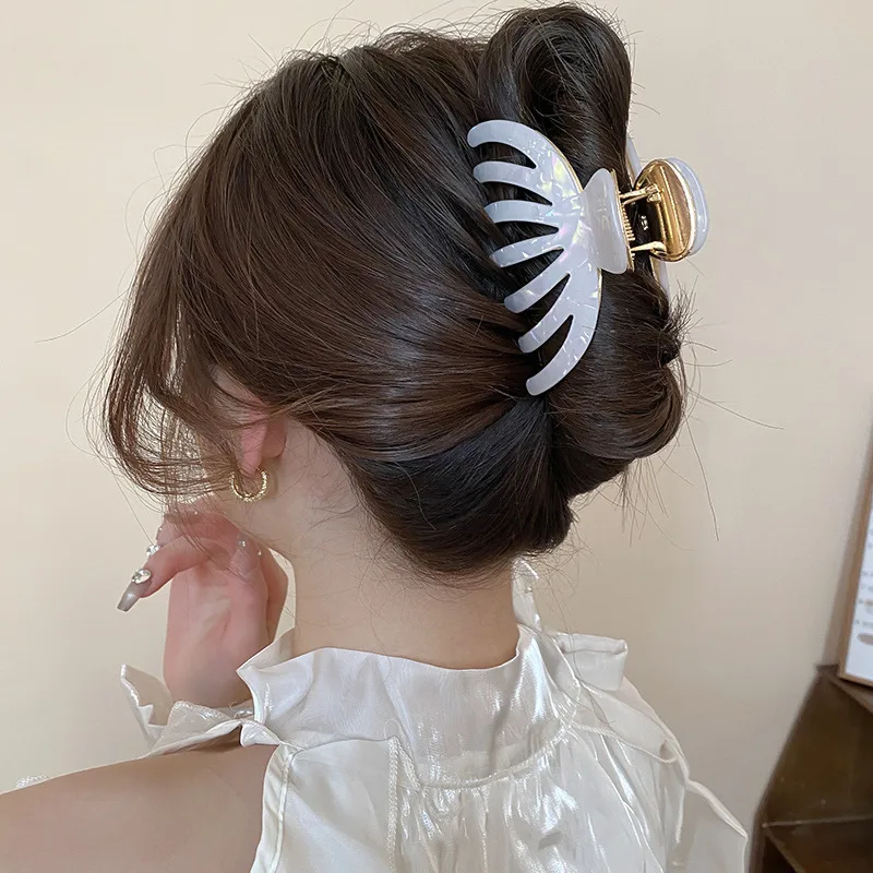 Women's Casual Simple Style Streetwear Geometric Arylic Hair Claws display picture 15