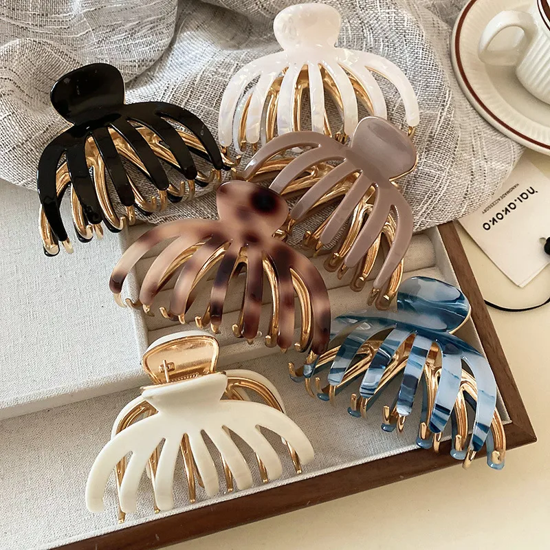 Women's Casual Simple Style Streetwear Geometric Arylic Hair Claws display picture 16