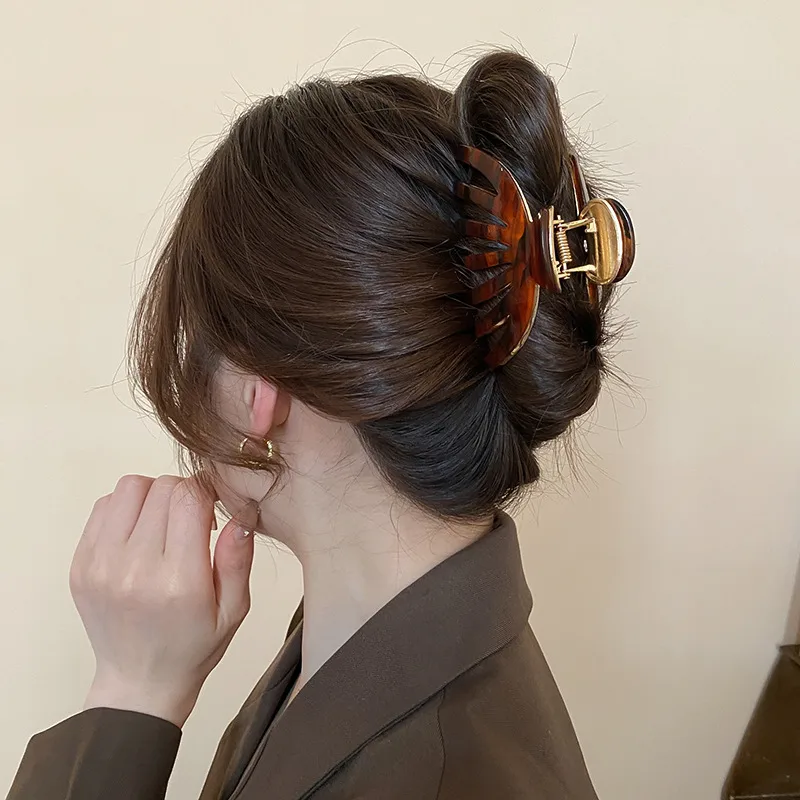 Women's Casual Simple Style Streetwear Geometric Arylic Hair Claws display picture 17