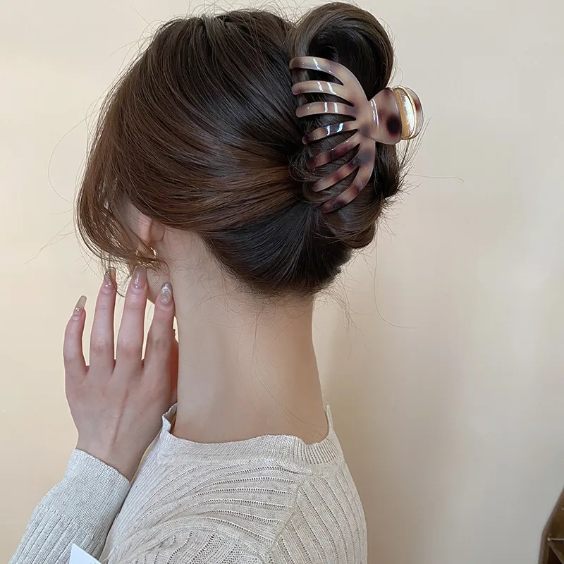 Women's Casual Simple Style Streetwear Geometric Arylic Hair Claws display picture 21