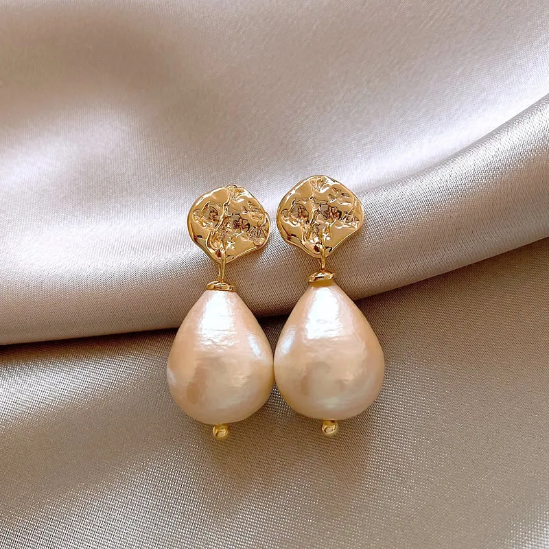 1 Pair Retro Water Droplets Plating Copper Imitation Pearl Zircon Drop Earrings display picture 6