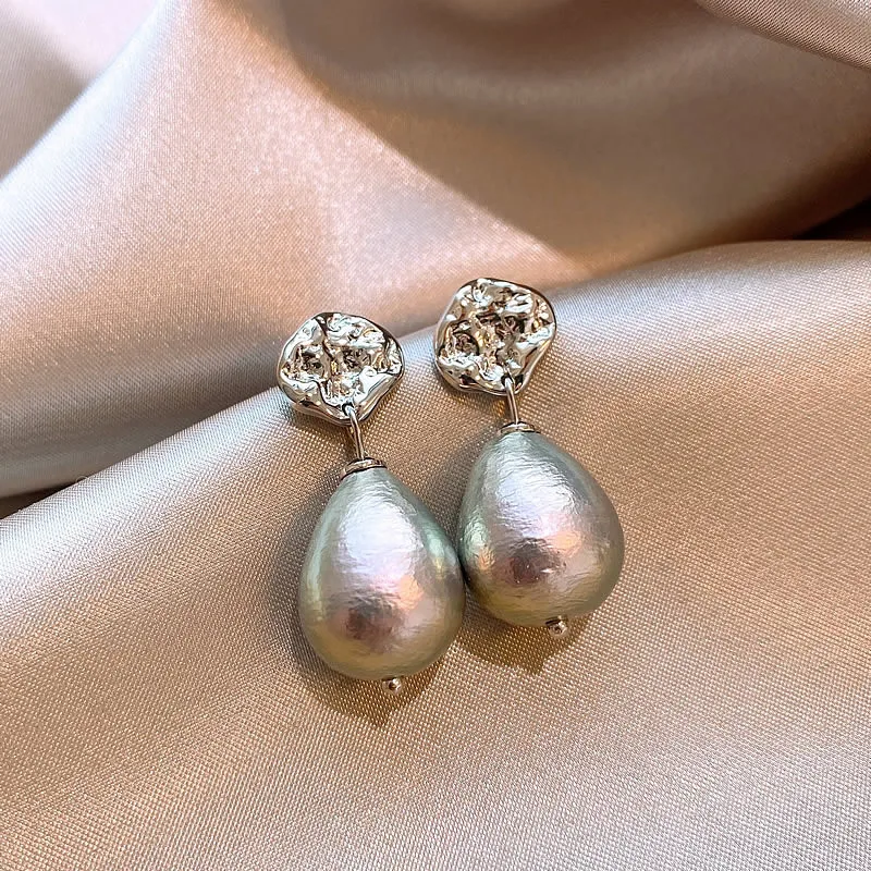 1 Pair Retro Water Droplets Plating Copper Imitation Pearl Zircon Drop Earrings display picture 7