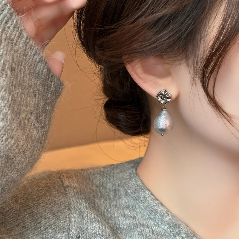 1 Pair Retro Water Droplets Plating Copper Imitation Pearl Zircon Drop Earrings display picture 9