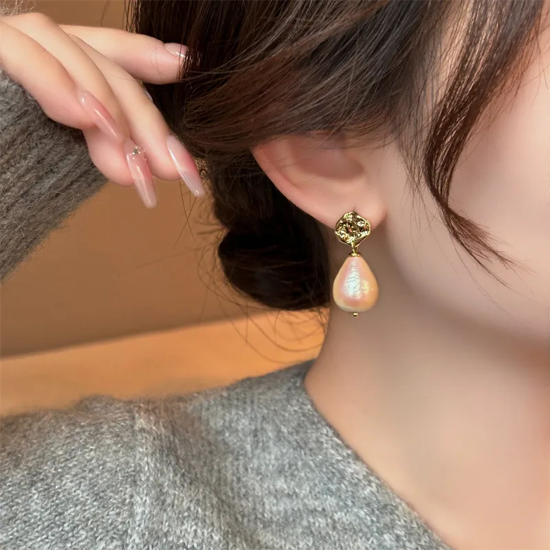 1 Pair Retro Water Droplets Plating Copper Imitation Pearl Zircon Drop Earrings display picture 10
