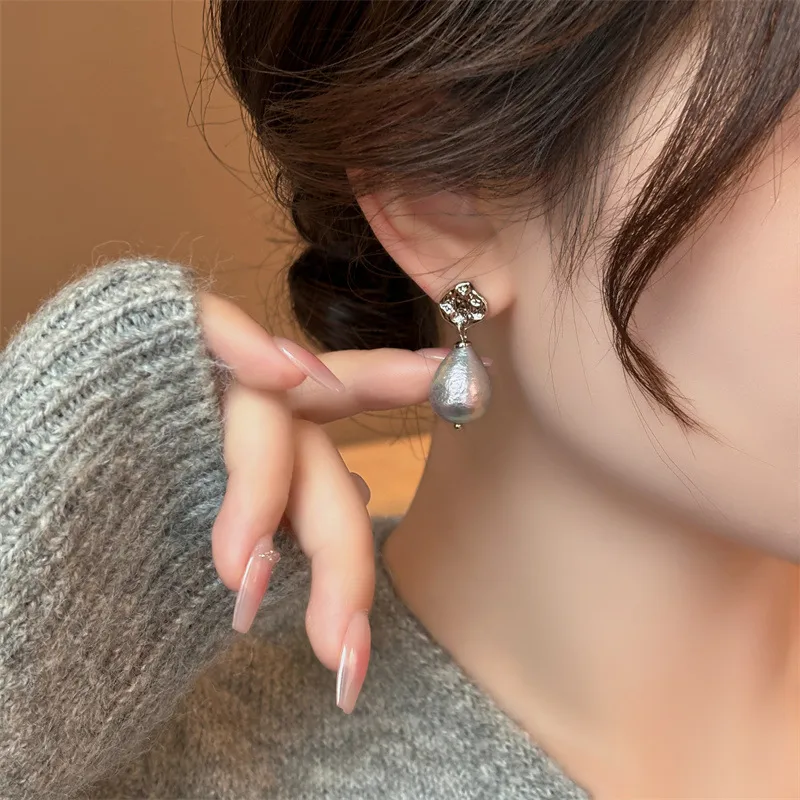 1 Pair Retro Water Droplets Plating Copper Imitation Pearl Zircon Drop Earrings display picture 12