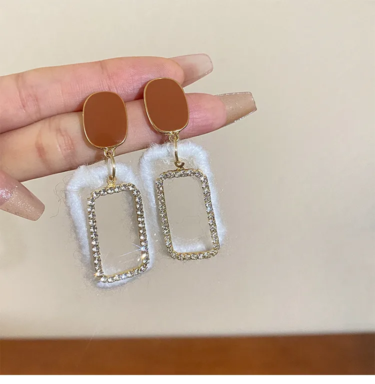 1 Pair Simple Style Classic Style Solid Color Patchwork Alloy Cloth Drop Earrings display picture 2