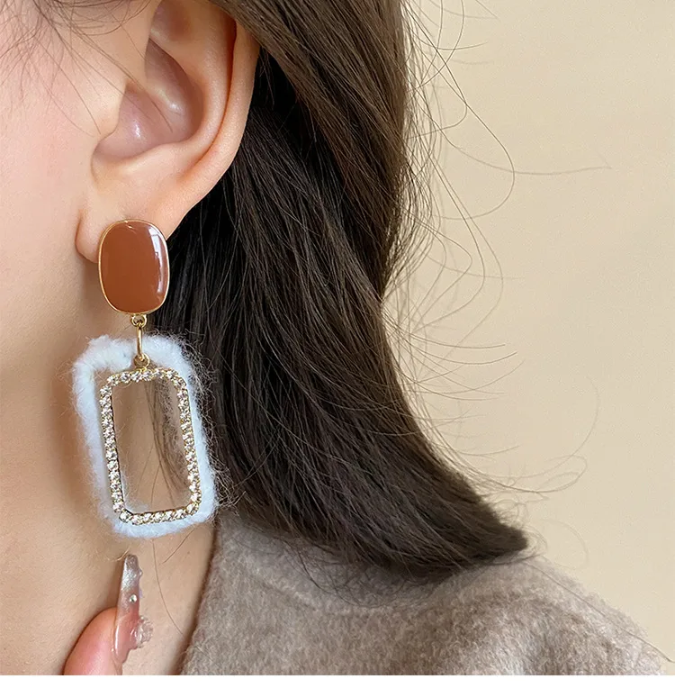 1 Pair Simple Style Classic Style Solid Color Patchwork Alloy Cloth Drop Earrings display picture 3
