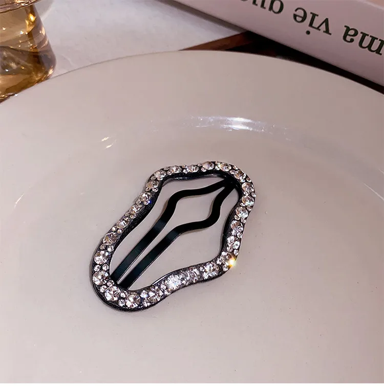 Women's Simple Style Classic Style Solid Color Alloy Inlay Zircon Hair Clip display picture 1
